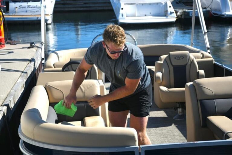 Sister Bay: 25' Pontoon Rental - What Makes This Pontoons Stand Out