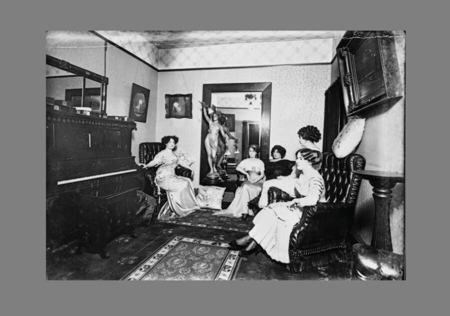 Six Women - A Historical Walking Tour - Who Will Love This Tour?