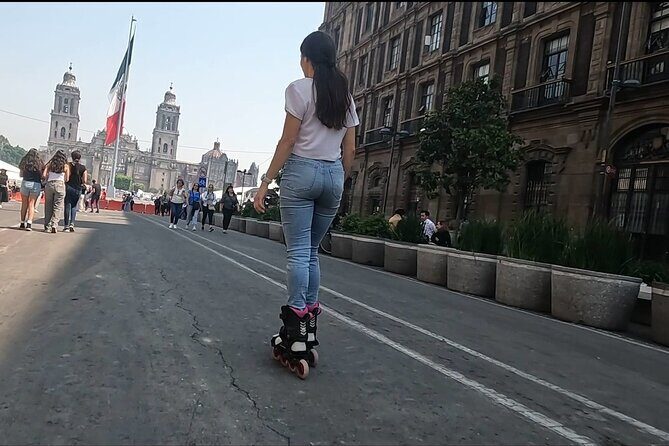 Skate in the central Alameda of CDMX Basic Level - Who Should Book This Tour?