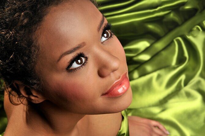 Skin Glo Package w/microderm/LED- For 2 with Appetizers and Wine - What Makes This Spa Stand Out
