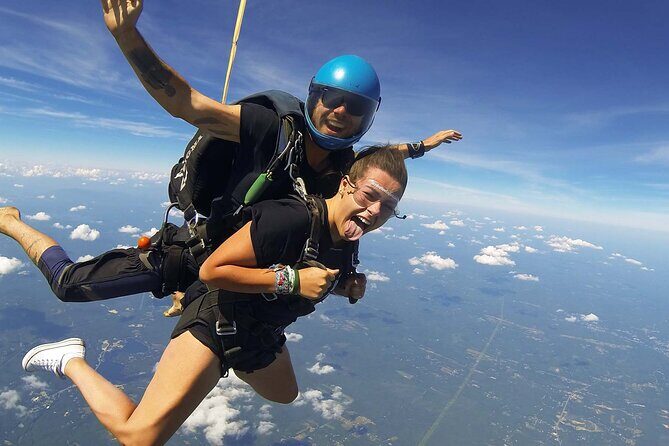Skydive Abu Dhabi With Transfer From Dubai - Safety and Professionalism: What to Expect
