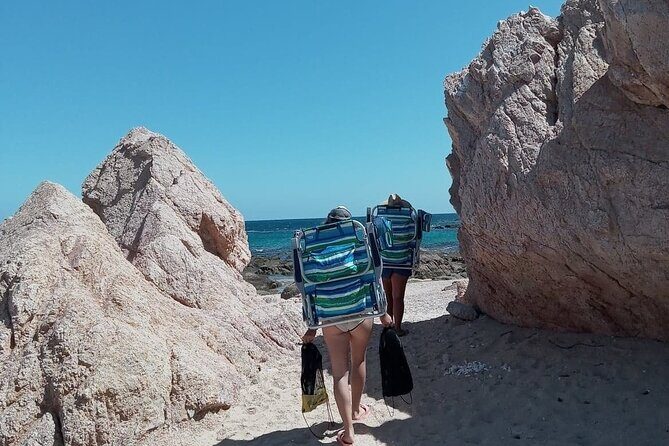 Snorkeling on a hidden beach (Hike)