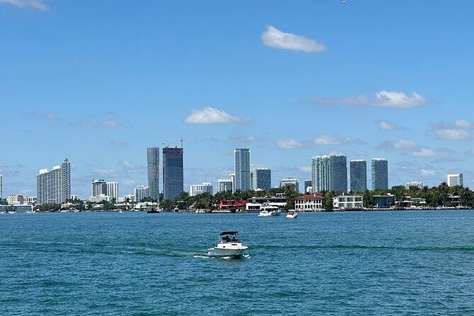 South Beach: Miami Boat Cruise and Skyline - A Close Look at the Experience