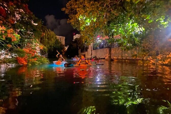 South Miami Beach Night Clear Kayaking Glow Tour - Who Should Consider This Experience?