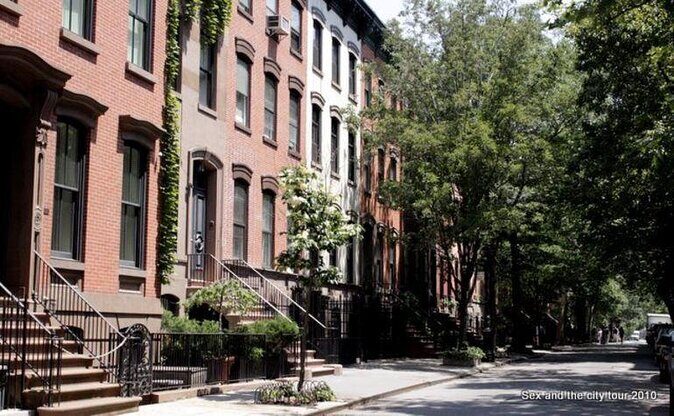 Stonewall and Gaslight: A Self-Guided Tour of Greenwich Village - Key Points