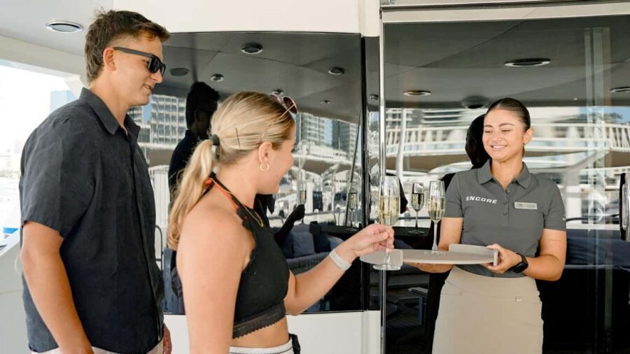 Sunseeker Superyacht: VIP Dinner, Premium Drinks& Live Music