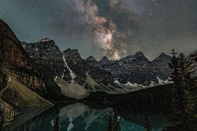 Sunset at Moraine Lake & Stargazing Tour from Canmore/Banff - Moraine Lake: The Show Begins