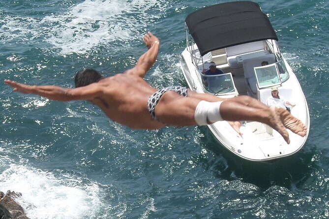 Sunset Dinner and Cliff Divers in Acapulco - Who Will Love This Tour?