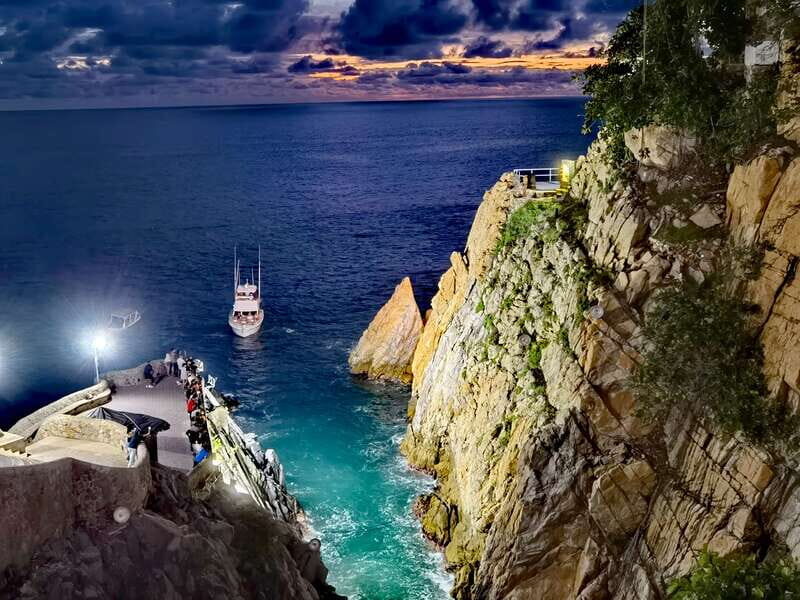 .Sunset High Cliff Divers Exhibition with Different Options, - Why This Tour Works Well for Travelers