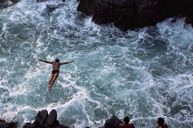 Sunset + High Cliff Divers La Quebrada at La Perla - Only Drinks - What to Expect from the Sunset + High Cliff Divers Tour