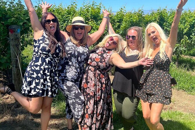 Sunset Niagara-on-the-Lake Small Group Wine Tour with Dinner - Who Would Love This Tour?