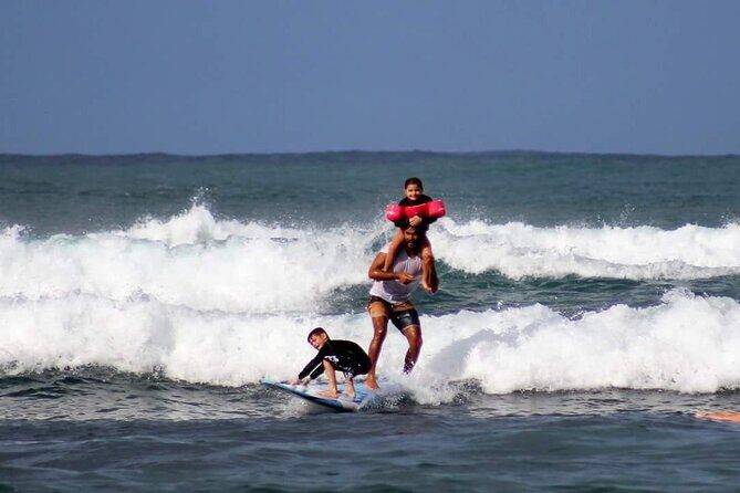 Surf Lessons on the North Shore Great for Families and all Ages - Meeting Point and Practical Details