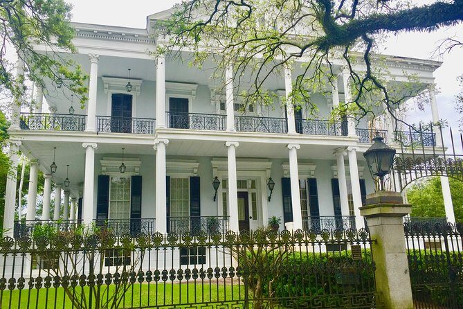 Tale of Two Cities: Uptown Bike Tour in New Orleans - An In-Depth Look at the Itinerary