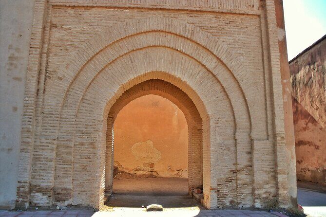 Taroudant and Tiout Day Trip From Agadir With Lunch - Transportation and Group Dynamics
