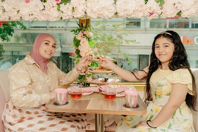 Tea Around Town: Chicago Tea Experience & City Sights - The Tea Experience: More Than Just Sightseeing