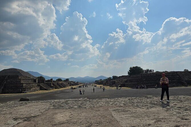 Teotihuacan and Basilica Guadalupe Private Car Tour - Deep Dive into the Experience