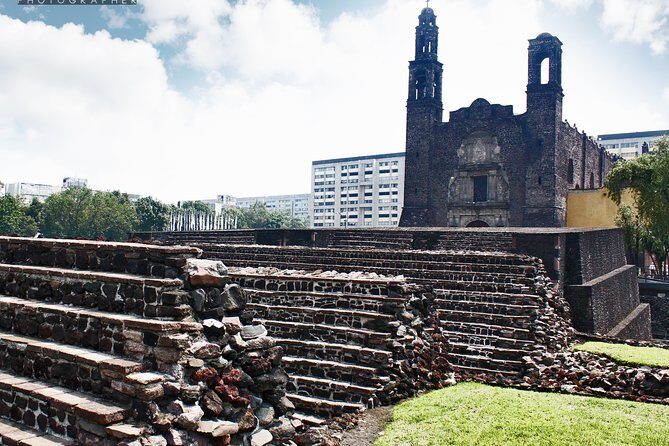 Teotihuacan & Basilica Guadalupe Tour with lunch - Stop 1: Plaza de las Tres Culturas