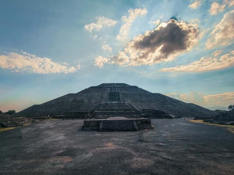 Teotihuacan from Mexico City with morning or afternoon access on a full tour - What makes this tour stand out?