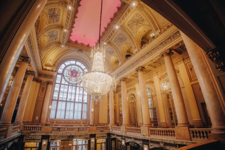 The Chicago Theatre Tour Experience - What to Expect on the Tour