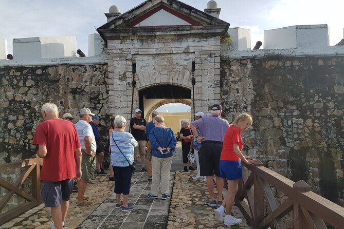 Time Travel Acapulco A Lively Cultural Journey & Market Adventure - Who Will Enjoy This Tour Most?