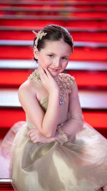 Times Square VIP Photoshoot on the Iconic Red Stairs - Who Will Love This Experience?