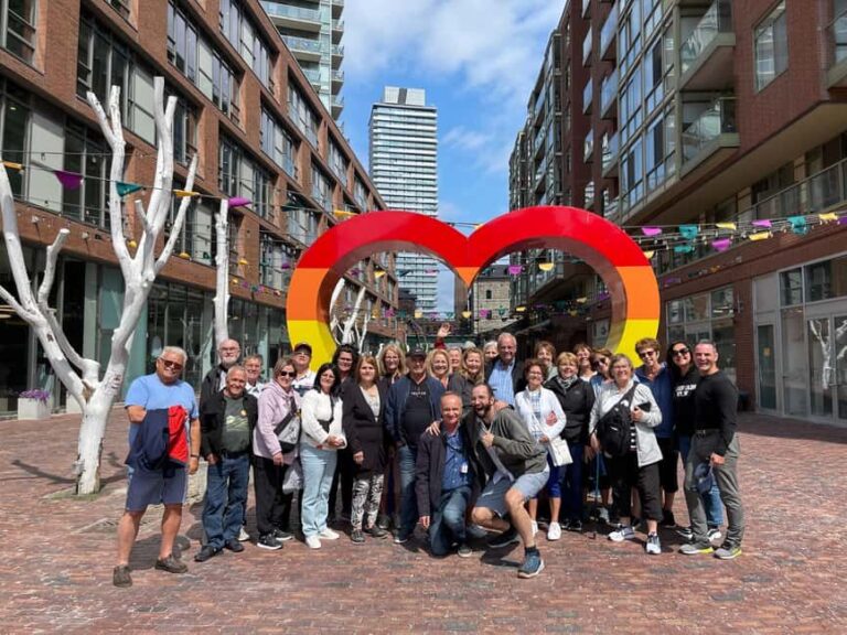 Toronto: Bus or Walking City Tour in English or French - Exploring Toronto’s Architectural Icons