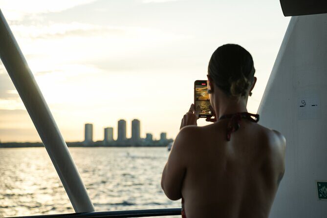Toronto Premier Dinner Cruise on Odyssey in Toronto Harbour - Detailed Look at the Experience