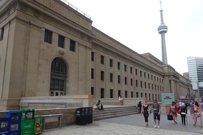 Toronto Self-Guided walking tour and scavenger hunt - How Does It Work?