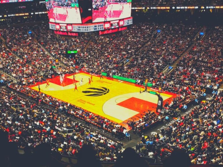 Toronto: Toronto Raptors NBA Game Ticket at Scotiabank Arena - The Atmosphere and Crowd