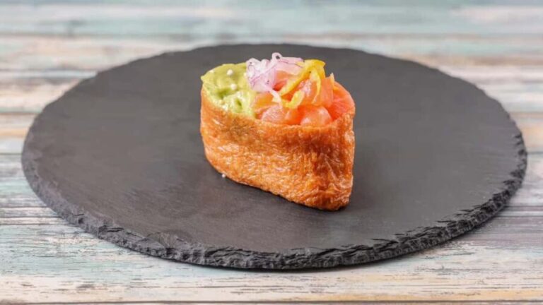 Toronto's Fusion Fare! - Authentic Experiences Based on Reviews