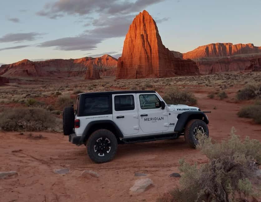 Torrey: Capitol Reef Temples of the Sun & Moon Private Tour