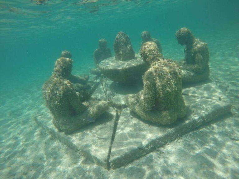 Tour on Isla Mujeres Catamaran - Snorkeling at the Aquatic Museum or Reef