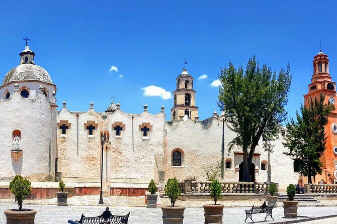 Trip from San Miguel to the Sacred Frescoes of Atotonilco - Transportation and Group Size