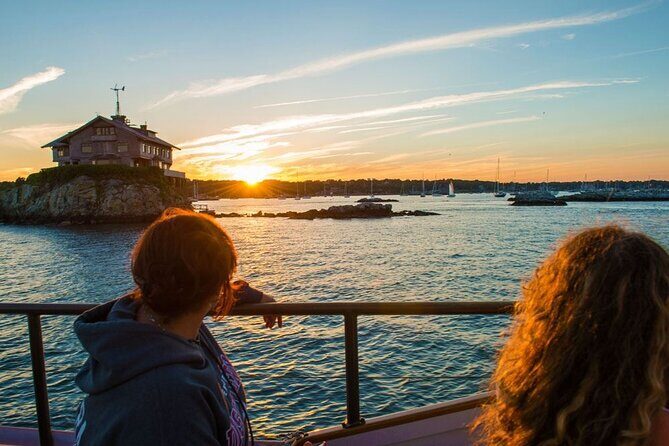 Twilight Cruise: After The Sun Goes Down - The Itinerary and Scenic Highlights