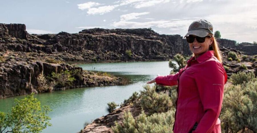 Twin Falls: Dierkes Lake Hike & Shoshone Falls Guided Tour