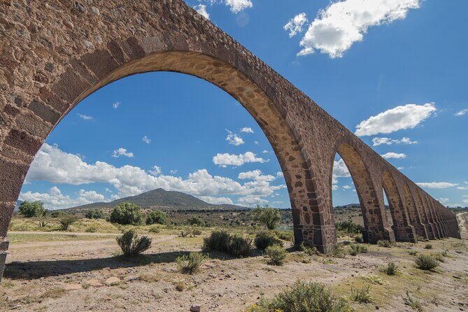 Unlock Teotihuacan Pyramids: Private Tour & Delicious Local Lunch - Authenticity and Guides