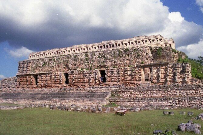 Uxmal and Kabah Ruins Tour with Chocolate History - Kabah: Closer Look at Maya Ceremonial Life