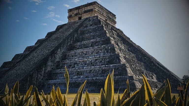 Valladolid: Chichén Itzá + 2 Cenotes Shared Transportation - Who Will Love This Tour?