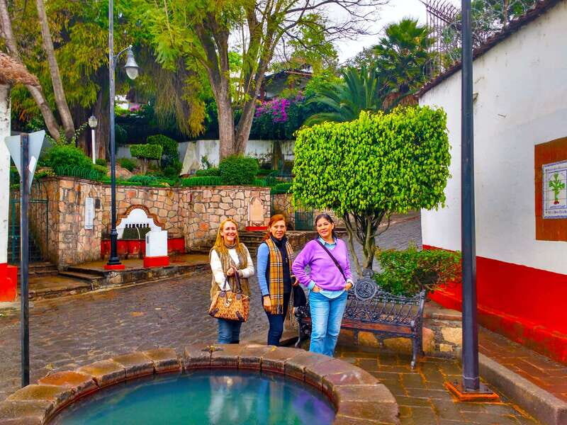 Valle de Bravo: Half-Day Guided City Tour by Van