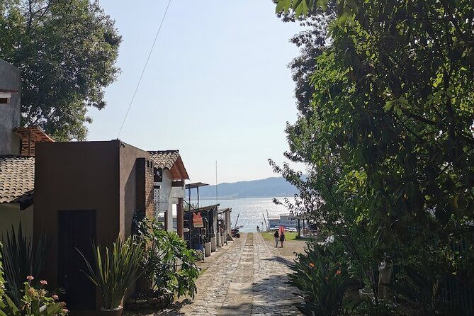 Valle de Bravo: Walking Tour & Ride a Jet Ski from Mexico City - Practical Tips for Travelers