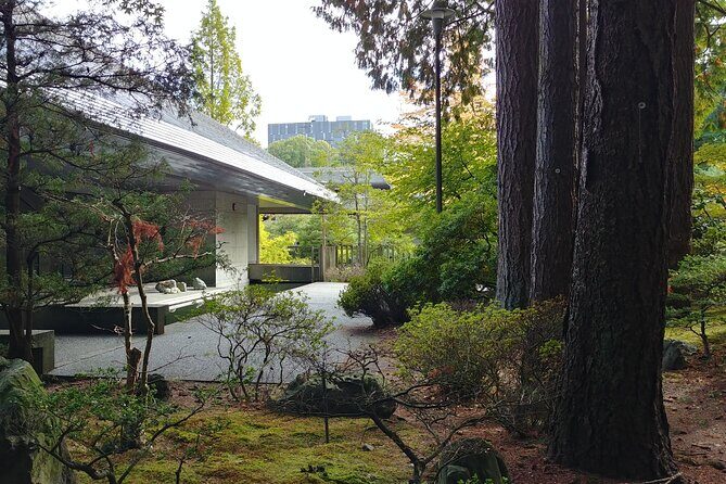Vancouver Botanical Gardens & Museum Private Explorer - Relaxing Pause at Queen Elizabeth Park
