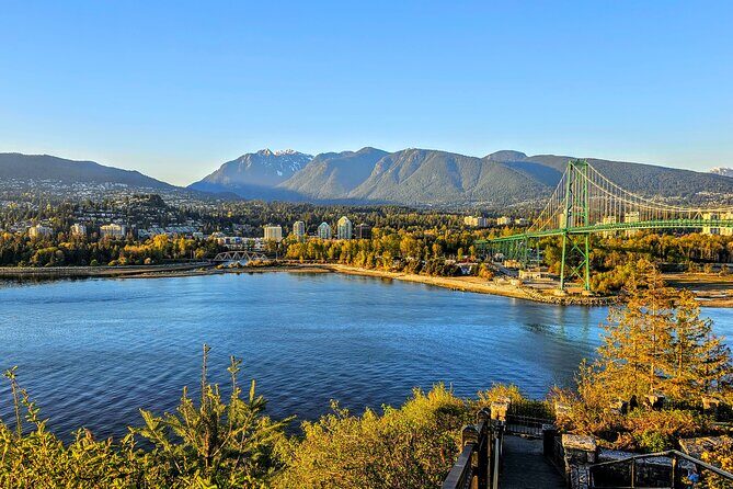 Vancouver Cruise Transfers/ Pre & Post Cruise City Sightseeing Tour Private - First Stop: Canada Place and Vancouver Lookout