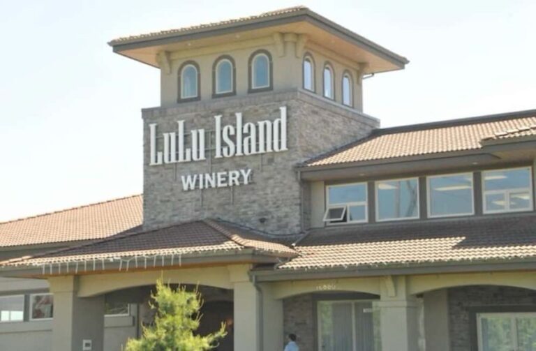 Vancouver Hidden Gems: Winery Tasting & Temple Visit - The Value of a Private Guided Experience