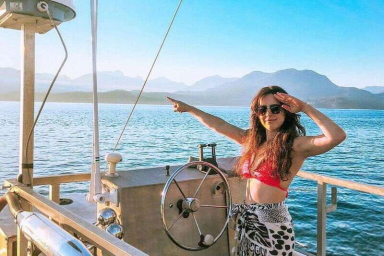 Vancouver: Sunset Boat Cruise with Complementary Bubbly - Who Will Love This Experience?