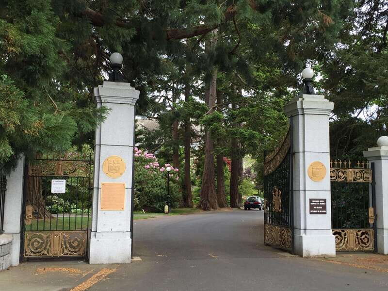 Victoria, BC: City Tour and Butchart Gardens Combo Tour