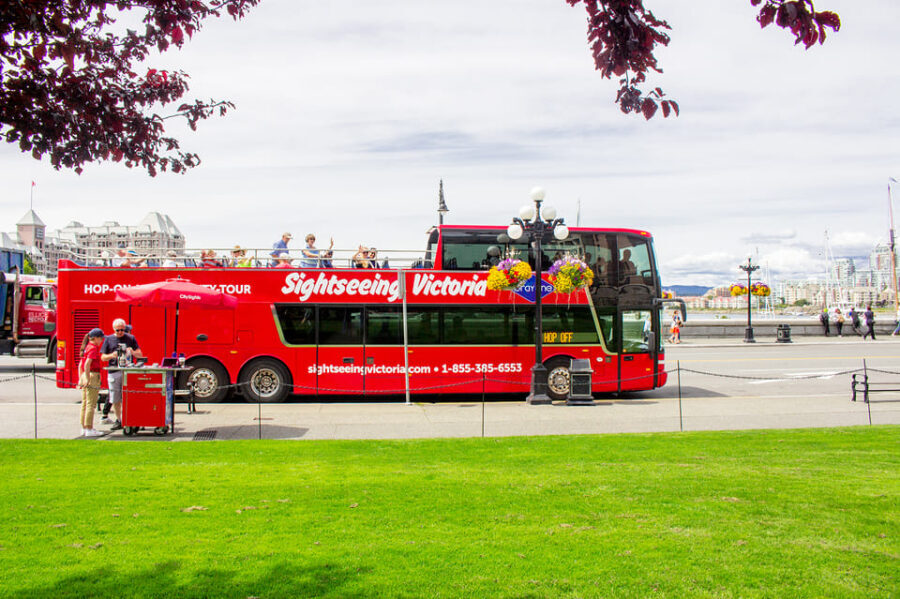 Victoria: Hop-On-Hop-Off Sightseeing Bus Tour