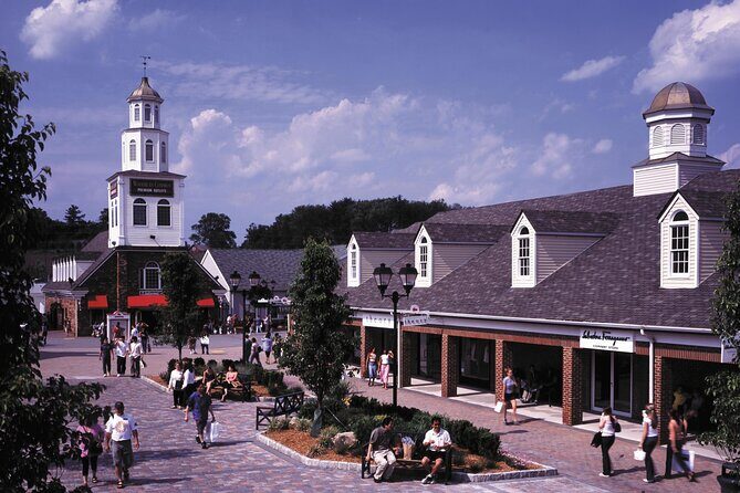 VIP Private Trip to Woodbury Common Premium Outlets - Value and Considerations