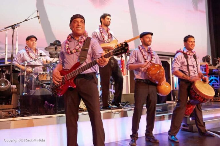 Waikiki: Rock-A-Hula Show Ticket and Buffet Option - The Buffet Experience: A Taste of Hawaii’s Flavors