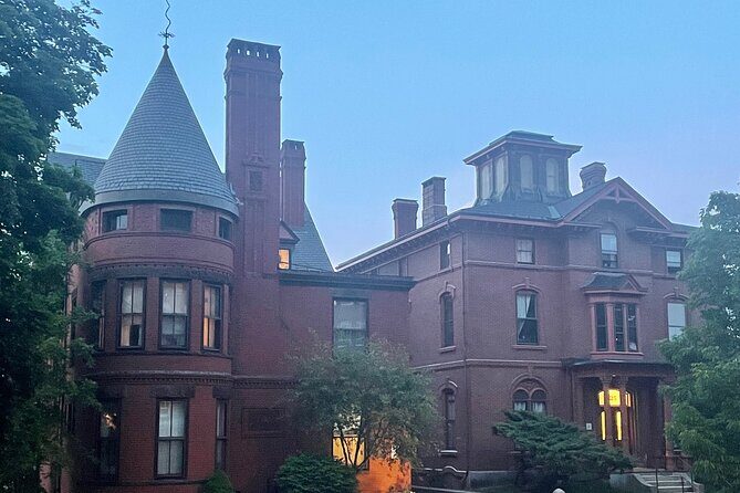 Walk With Ghosts in Portland - An In-Depth Look at the "Walk With Ghosts" Tour