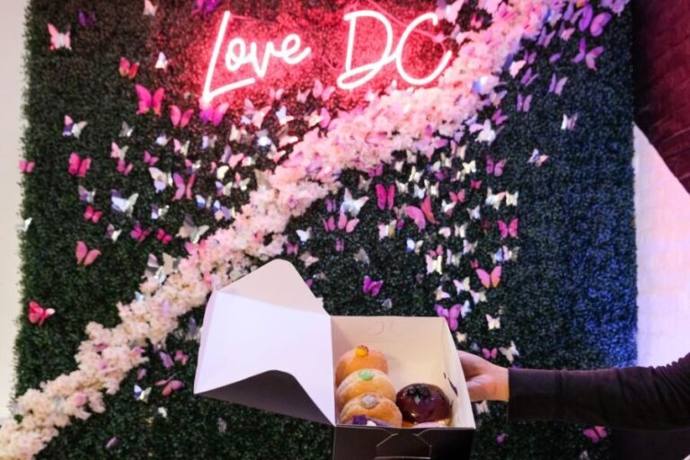 Washington, D.C.: Guided Delicious Donut Tour with Tastings - What to Expect: A Walk Through D.C. with Donuts and Stories